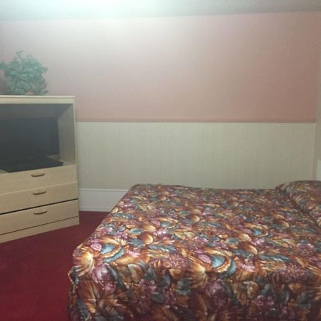 Carlin Villa Motel Carlinville Buitenkant foto