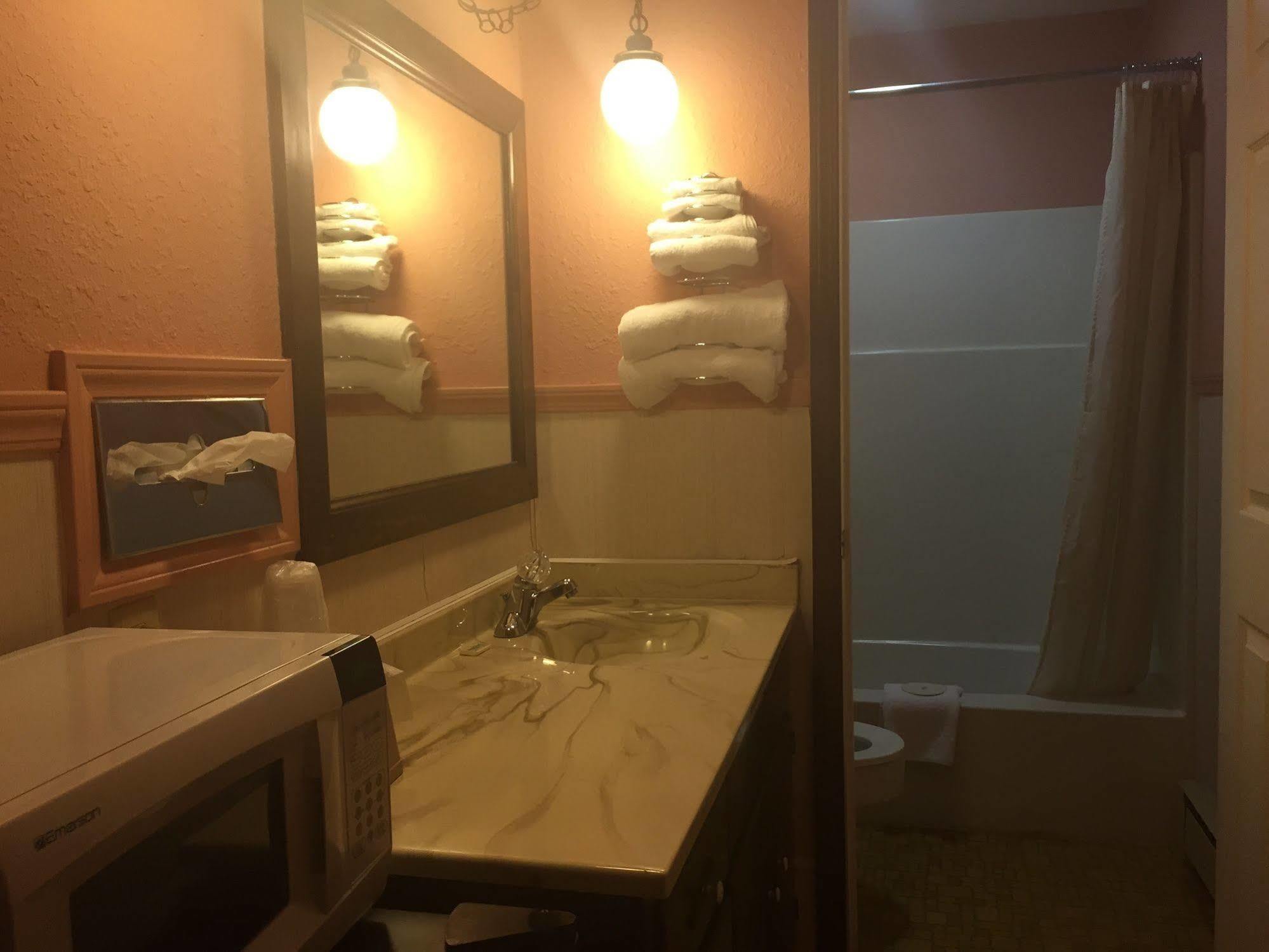 Carlin Villa Motel Carlinville Buitenkant foto