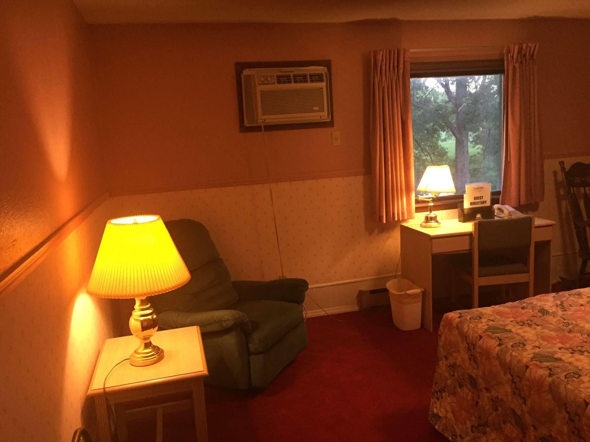 Carlin Villa Motel Carlinville Buitenkant foto