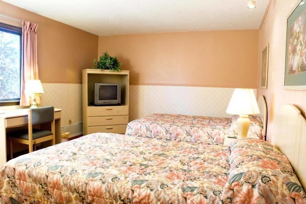 Carlin Villa Motel Carlinville Buitenkant foto